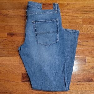 Lucky Brand 223 Straight Fit Jeans
